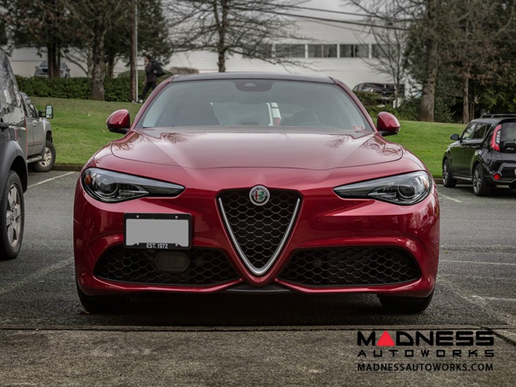 Giulia front store license plate